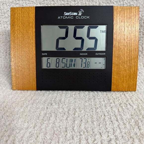 SkyScan Atomic Clock Wall Desk Wood Finish Look Retro Model 86722 - Picture 1 of 8
